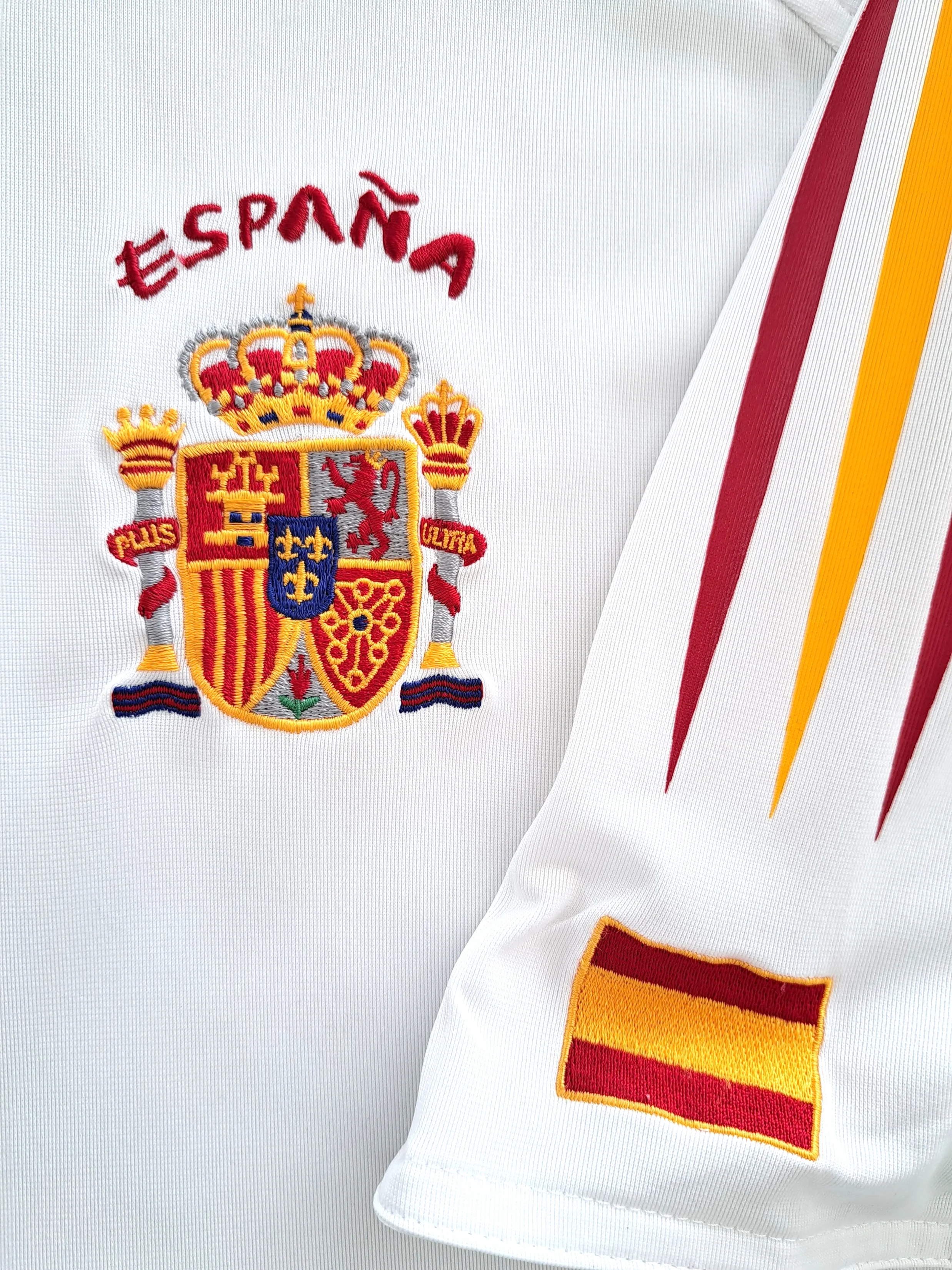 2004/05 Spain Away Football Shirt (L) - Image 4