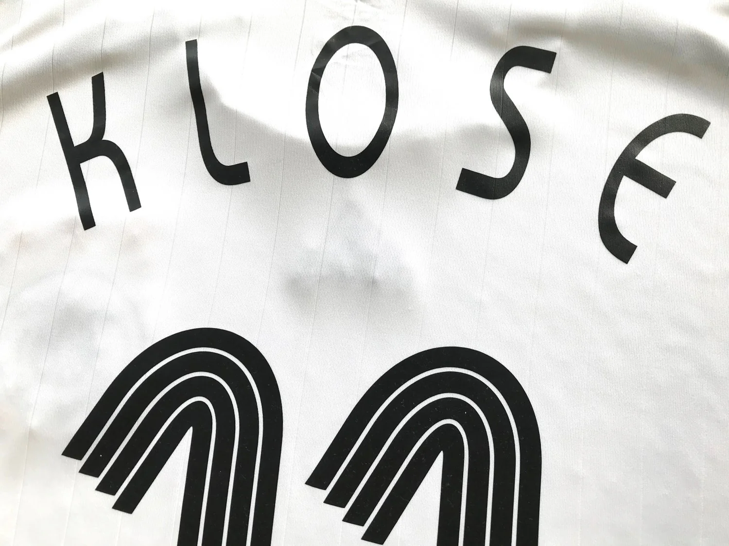 2005/06 Germany Home Football Shirt Klose #11 (XXL) - Image 8