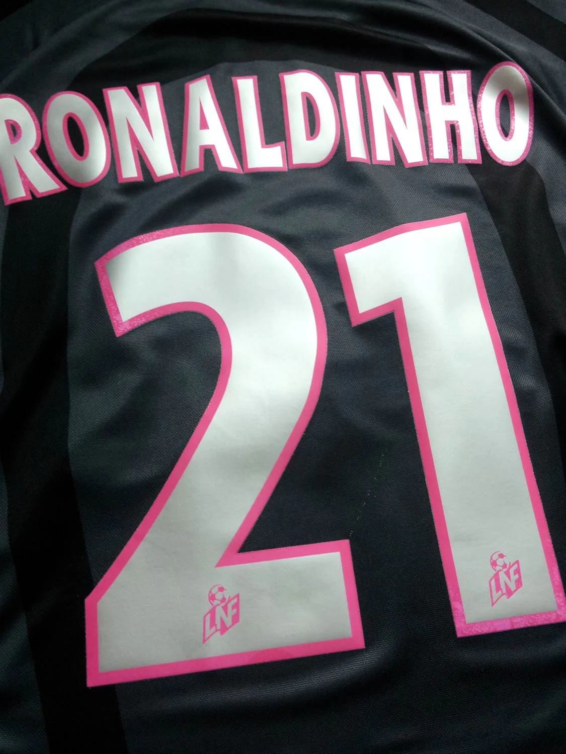 2001/02 Paris St.Germain 3rd Shirt Ronaldinho #21 (L) - Image 4